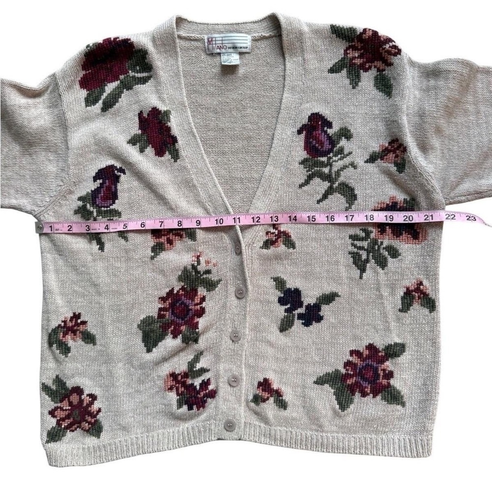 VTG Floral Embroidered Sweater Cottagecore grannycore spring fashion layering Lg - Picture 9 of 10